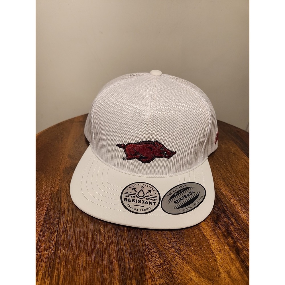 HOOEY University of Arkansas Snapback Cap, Red/White‎
